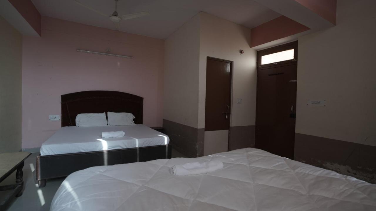 Hotel Mohan By Wb Inn Agra  Esterno foto